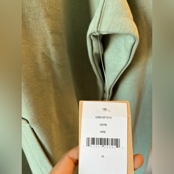 NEW Quiksilver Sweatshirt Graphic Hoodie - Picture 5 of 13